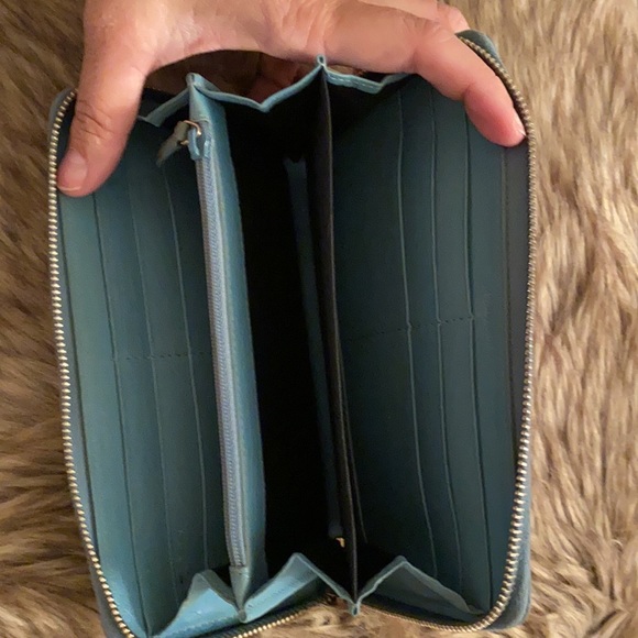 YSL Zippy Wallet - Picture 2 of 5